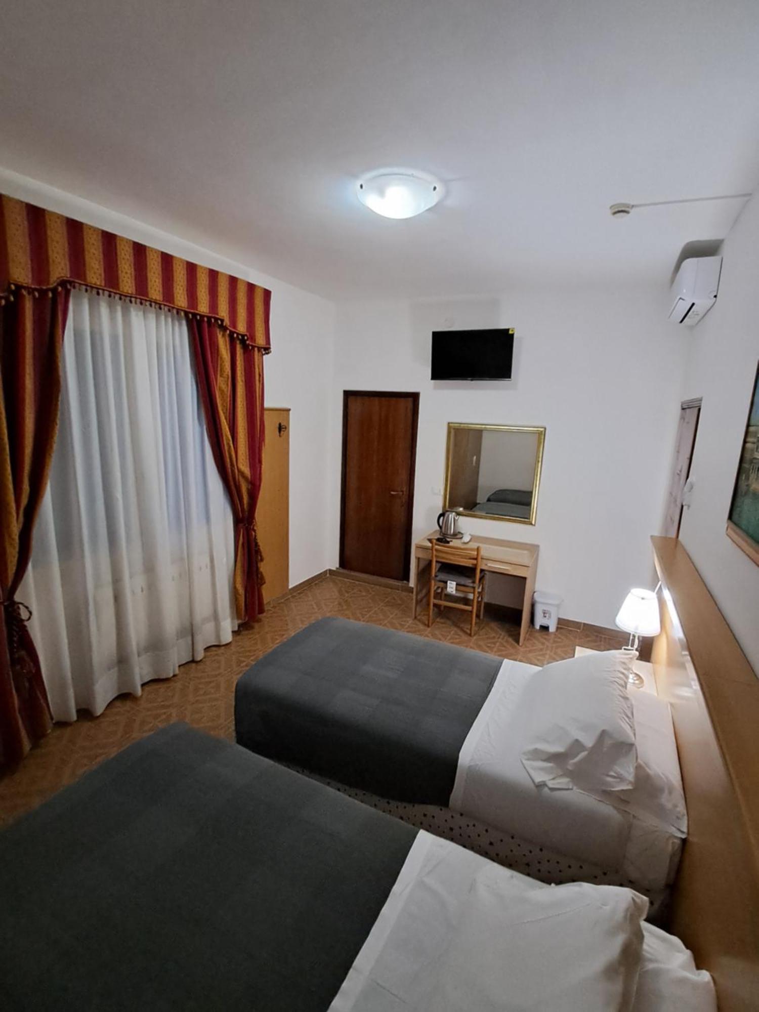 Hotel Tito 2 Mestre Exteriör bild