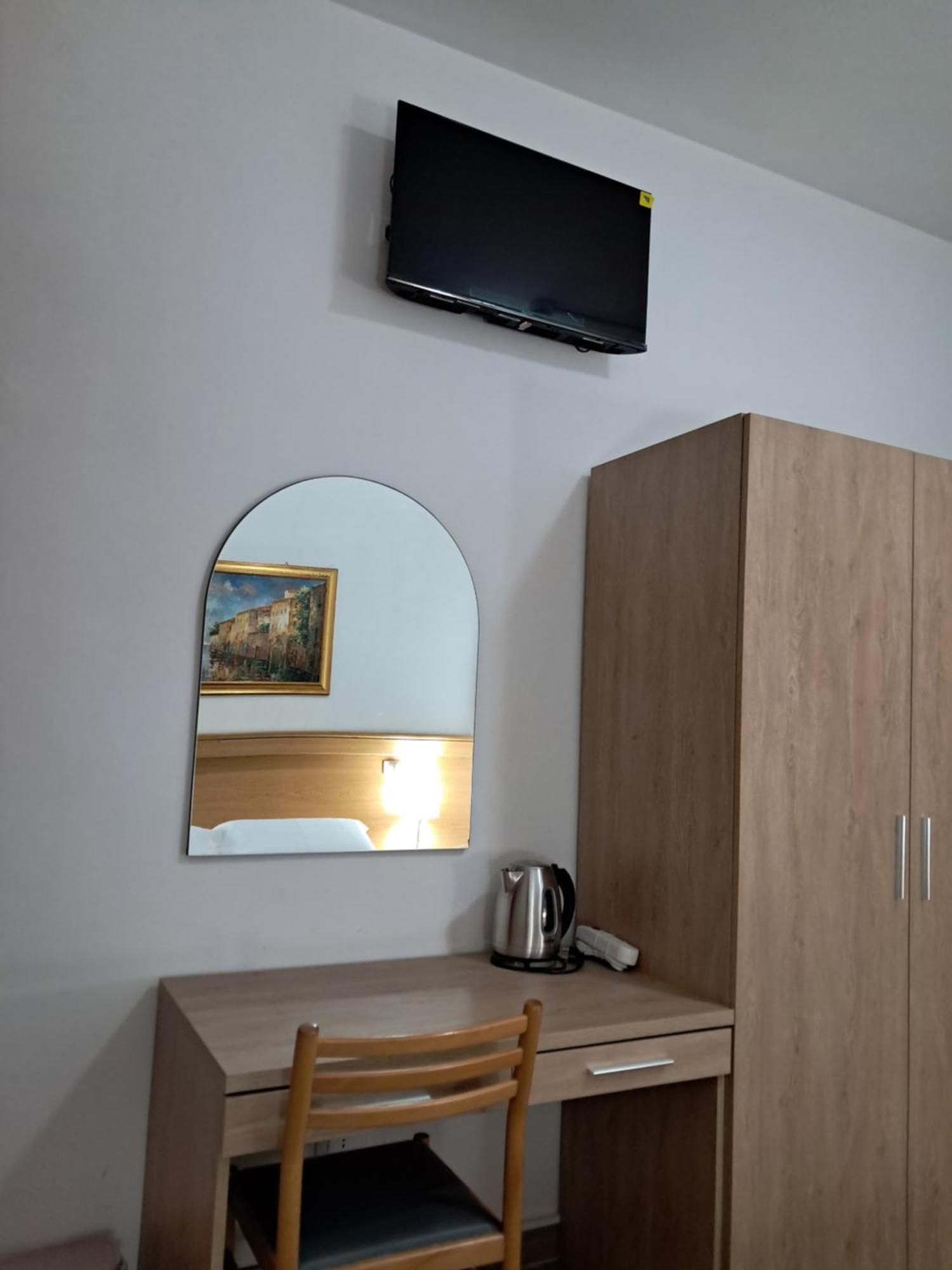Hotel Tito 2 Mestre Exteriör bild