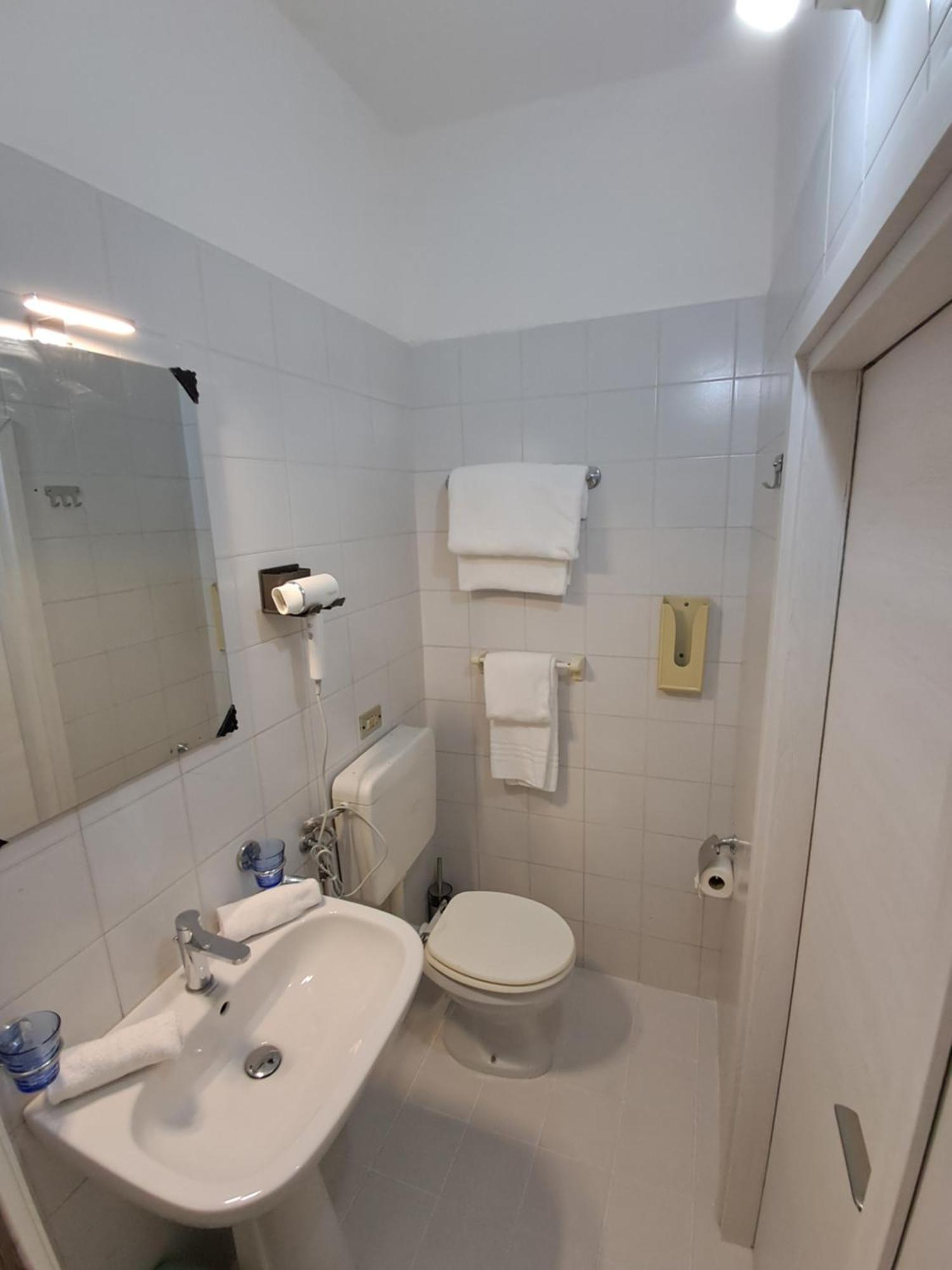 Hotel Tito 2 Mestre Exteriör bild